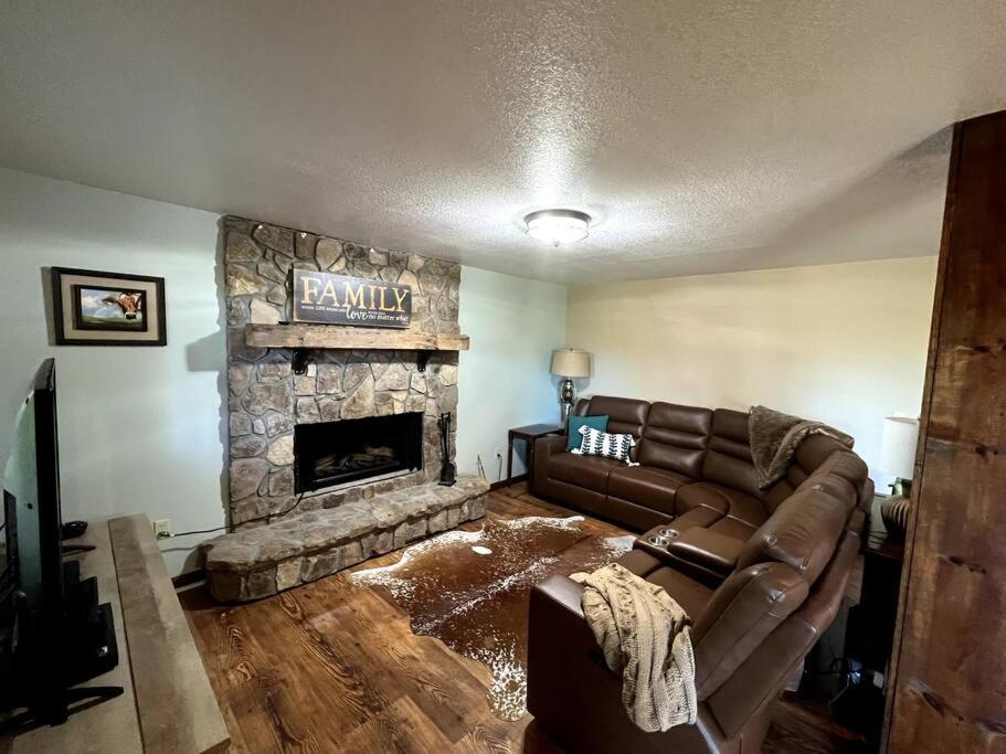 Red Rooster Family Cabin W/Hot Tub+Fire Pit+View 富兰克林 外观 照片