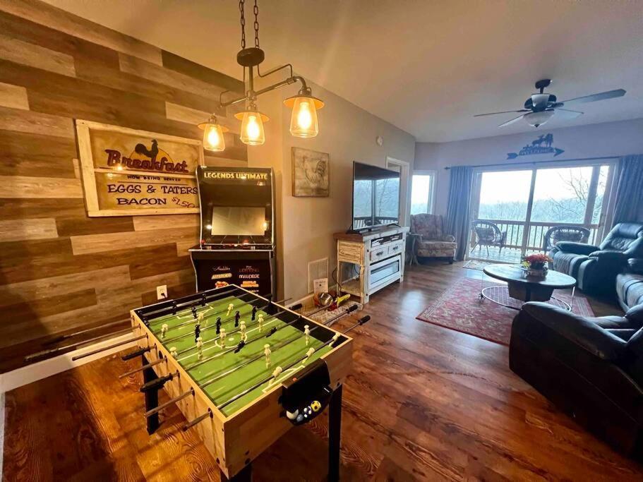 Red Rooster Family Cabin W/Hot Tub+Fire Pit+View 富兰克林 外观 照片